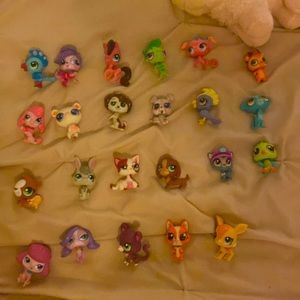 LITTLEST PET SHOP (LPS) toys (23 pack) Some possibly rare and vintage.